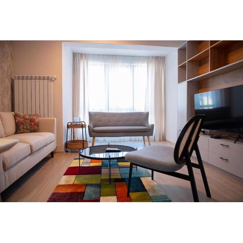 New York: A spacious modern apartment with parking