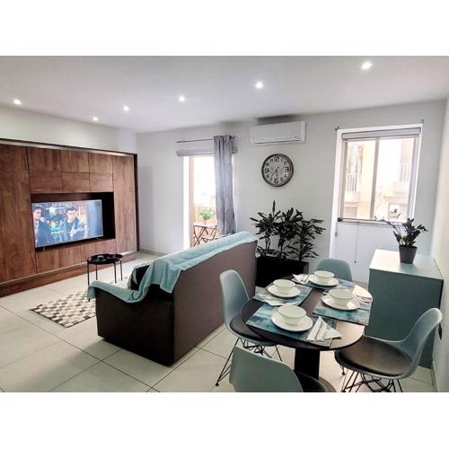 New&Cosy Apartment with Balcony