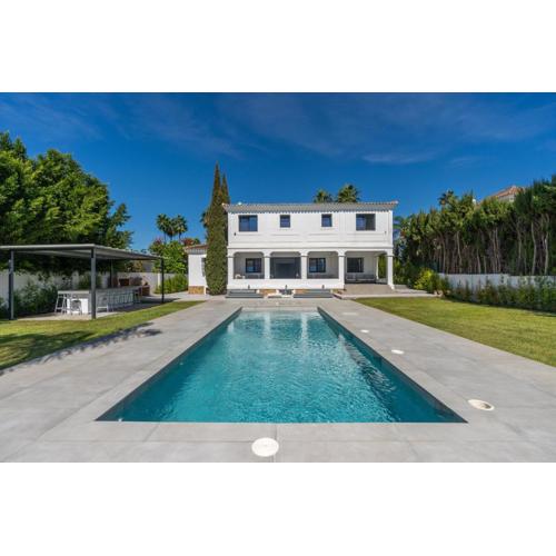 Newly Renovated 6 BDRM Grand Villa w Pool and Views