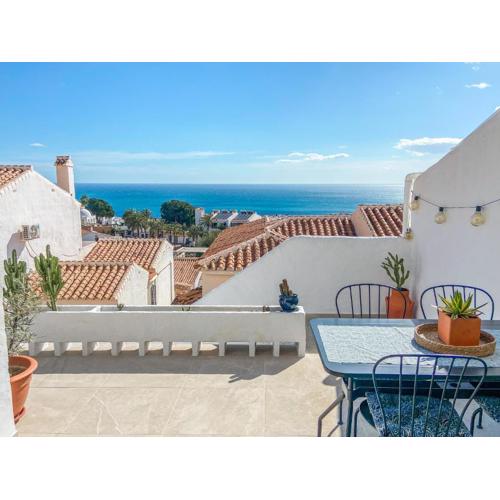 Newly renovated apartment in Nerja with huge pool