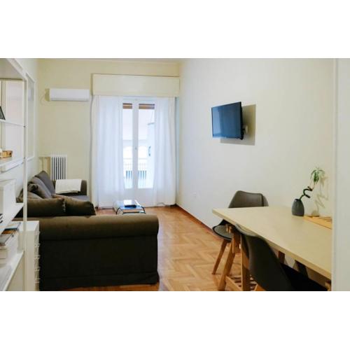 Newly Renovated Athenian Apt with Balcony