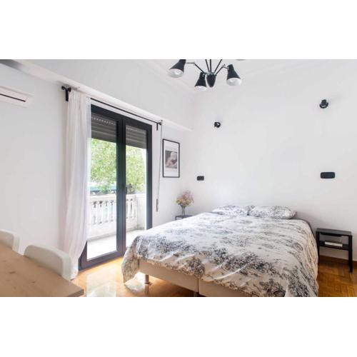 Newly renovated studio downtown Athens!