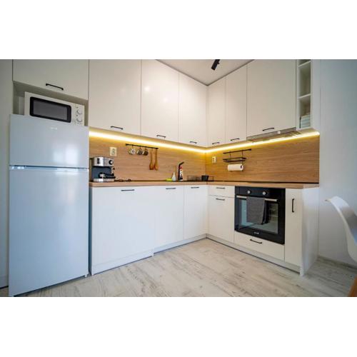 Next to Harmanite Beach - 1 BD Flat with Own Parking spot by Flat Mаnager