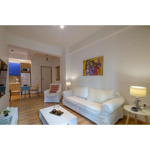 Nice 1BD apartment close to metro station Ampelokipoi