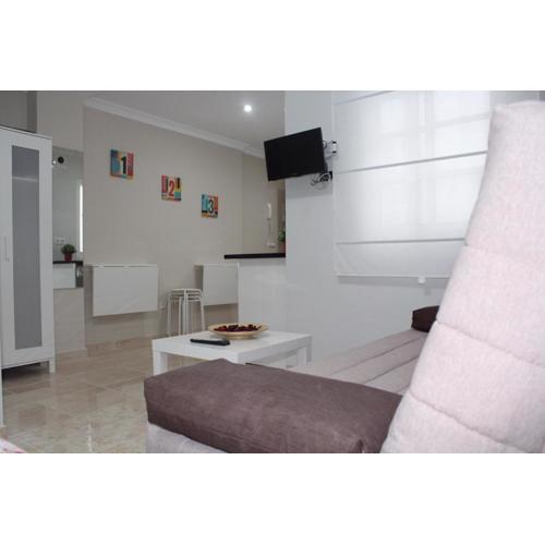 Nice and New Studio very close to the city center 2ºA