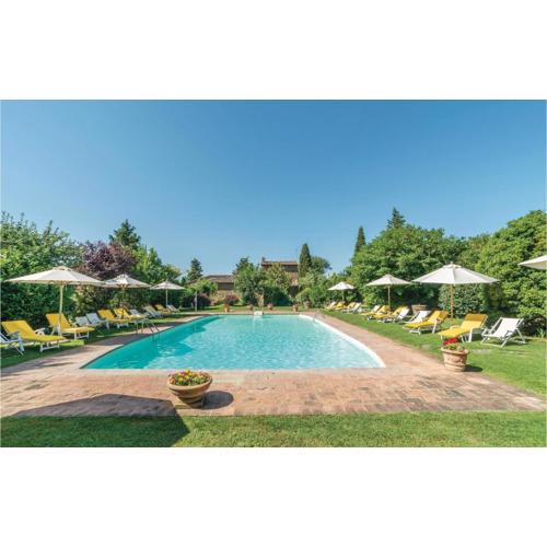 Nice Apartment In Cortona Ar With Wifi