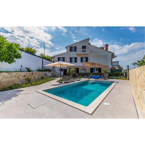 Nice Apartment In Medulin