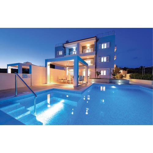 Nice Apartment In Rogoznica With Sauna
