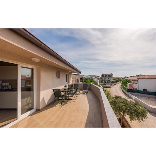 Nice Apartment In Vir With Wifi