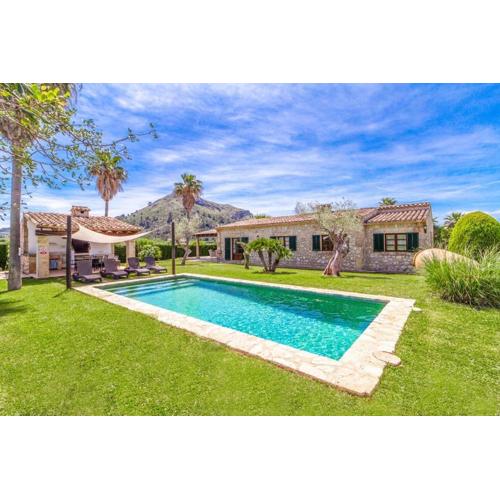 Nice countryside villa with pool near Pollensa by Renthousing