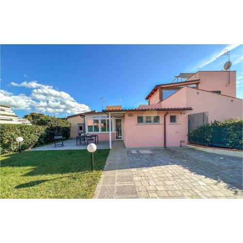 Nice Home In Castiglione Della Pesc