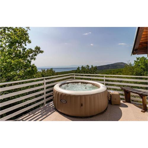 Nice Home In Crikvenica With Jacuzzi