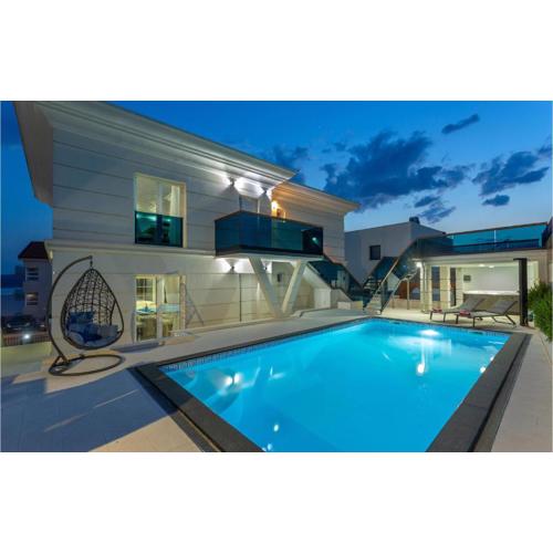 Nice Home In Crikvenica With Kitchen