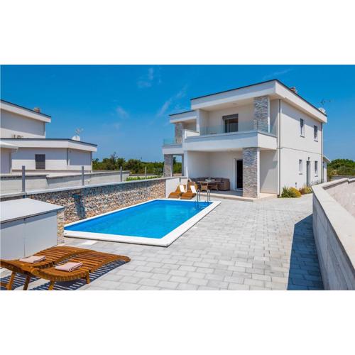 Nice Home In Sibenik With Kitchen