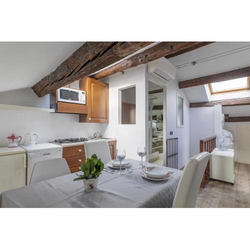Nice Lovely Attic for 4 person with Wifi - A/C