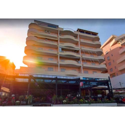 Nice Lungomare Beach Full Apartment in Vlora.