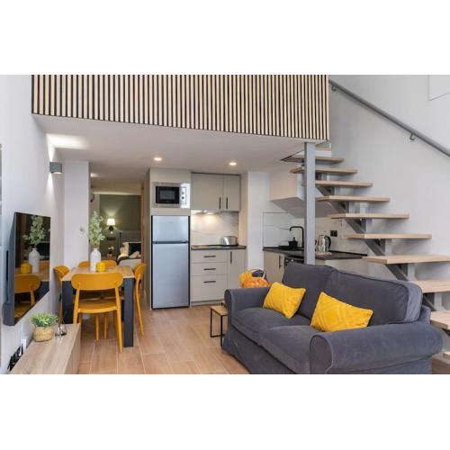 Nice new duplex in front of Palacio VistaAlegre