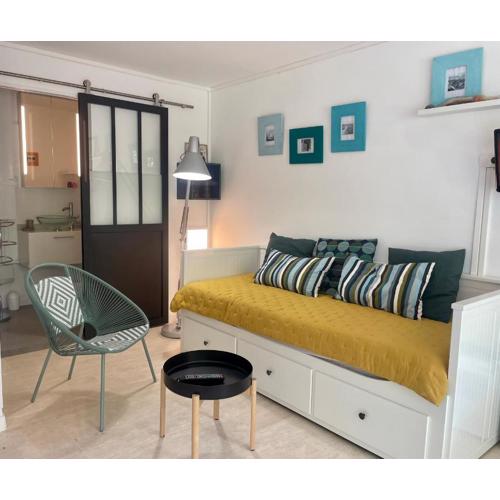 Nice studio with terrace and garden