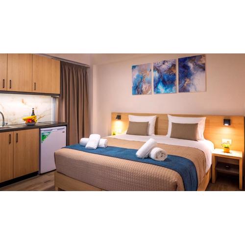 Nicole Rooms