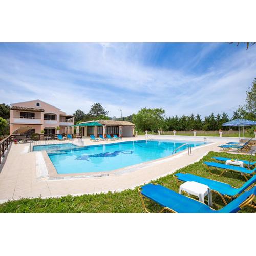 Nikos Pool Apartments - Upper Floor