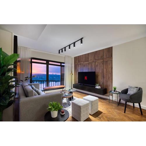 Nile Apartment Pyramids View