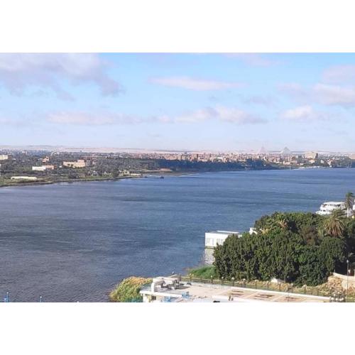 Nile Pyramidal View Apartment