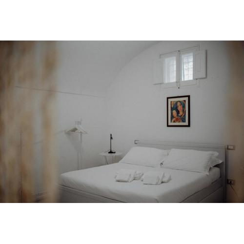 Nina delle Palme by MONHOLIDAY