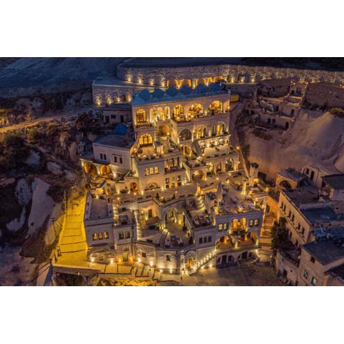Nino Cave Suites