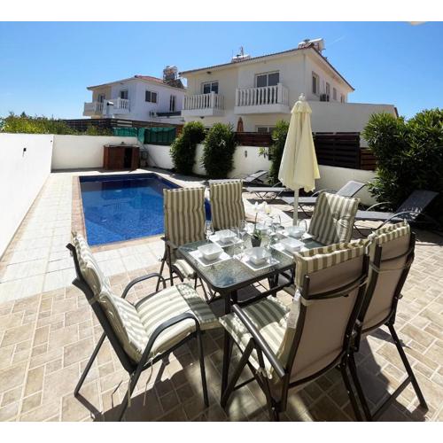 Nissi Beach Golden Villas