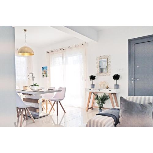 Nissini Blanco, 3 bedroom villa with private pool, 5 min to the beach