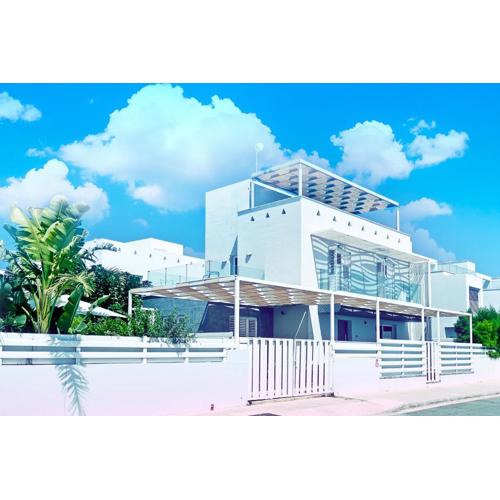 Nissini Shell, 3 bedroom villa with private pool at Nissi Beach