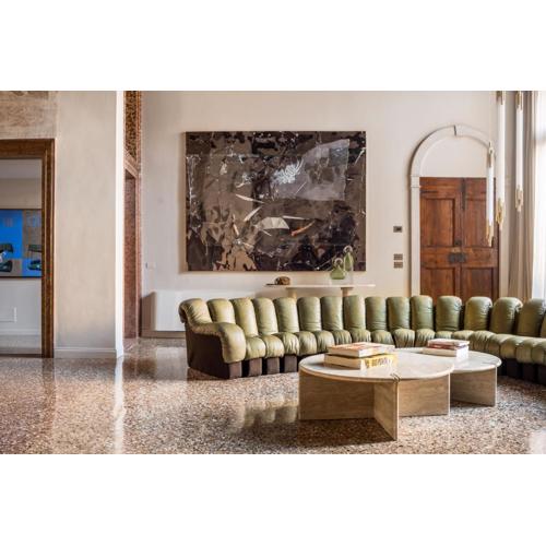 Noble Floor Art Apartment R&R