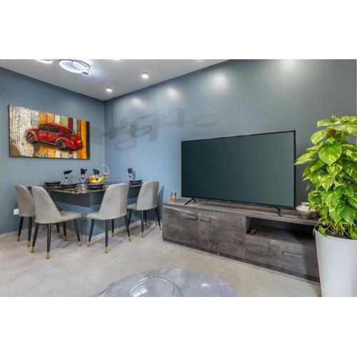 Nocturnal Elegance Apartment by Solea