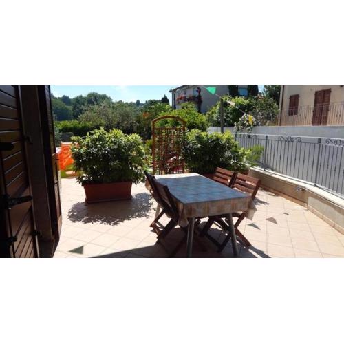 Nuovo pentalocale con giardino a Sirolo - S083