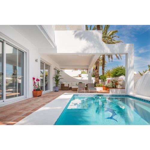 OASIS Beachfront Golden Mile