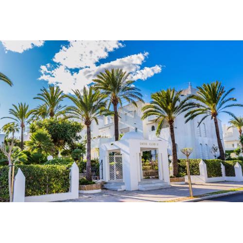 Oasis Club II Triplex Apartment by Rock Rentals