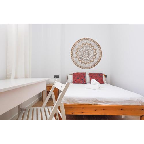 Oasis in the heart of Seville - 2 BR apt with FREE PARKING