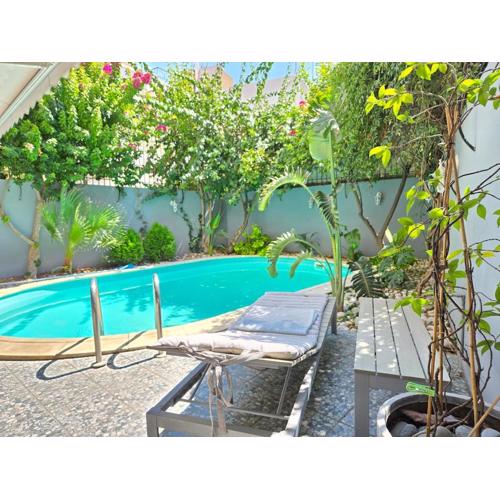 Oasis Pool Garden