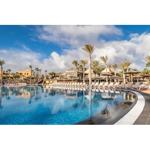 Oasis Sun & Soul, Pool and Wifi by Rentalfue