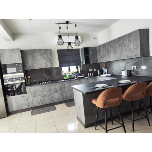 Ocean Breeze Apartment