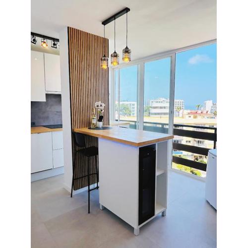 Ocean Breeze Designer Holiday Apartment