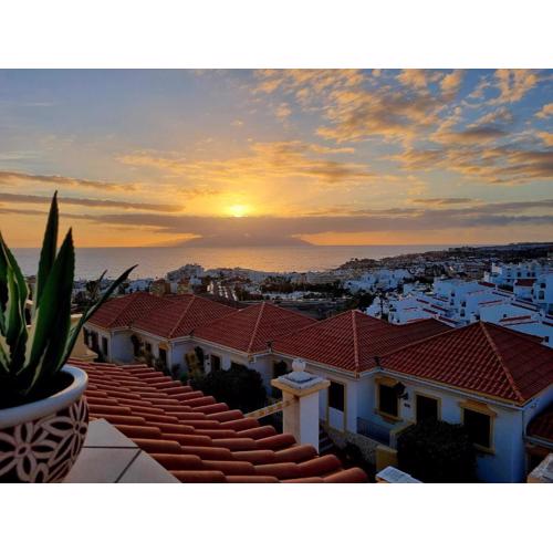 Ocean view apartment with pools