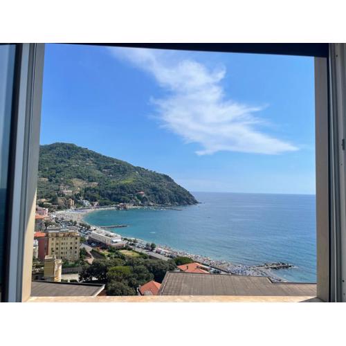 Ocean View Flat with WI-FI, AC and Elevator to Town