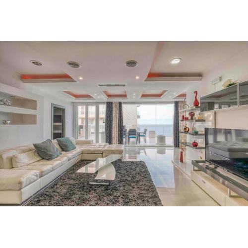 Oceanfront 3BR Penthouse Luxury & Views in Sliema