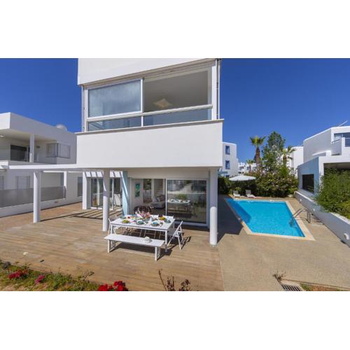 Oceania Villa