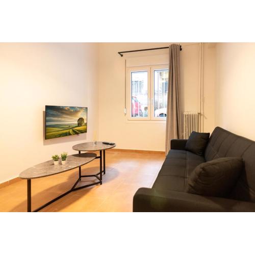 Oculus Ippokratous Apartment by Live&Travel