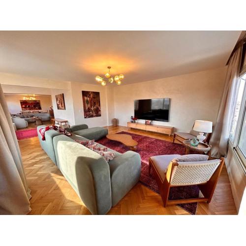 Oh! Zamalek Newly Renovated Apartment