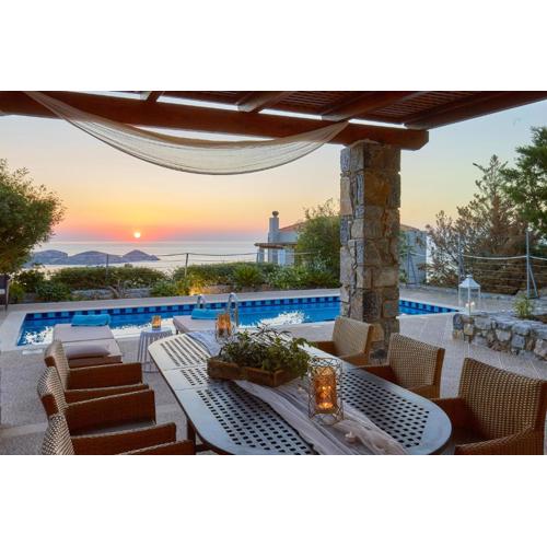 Okeanides Villas