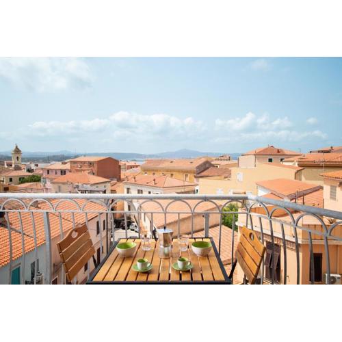 Old Charm - Seaview Apartment