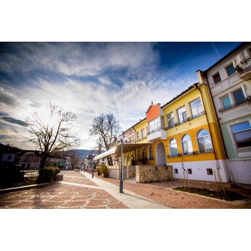 Old City Square Apartment